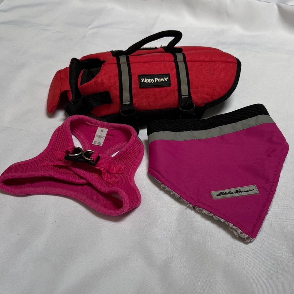 ZippyPaws Dog Life Jacket, Voyager Step-In Air Harness & EB Reversible Bandana